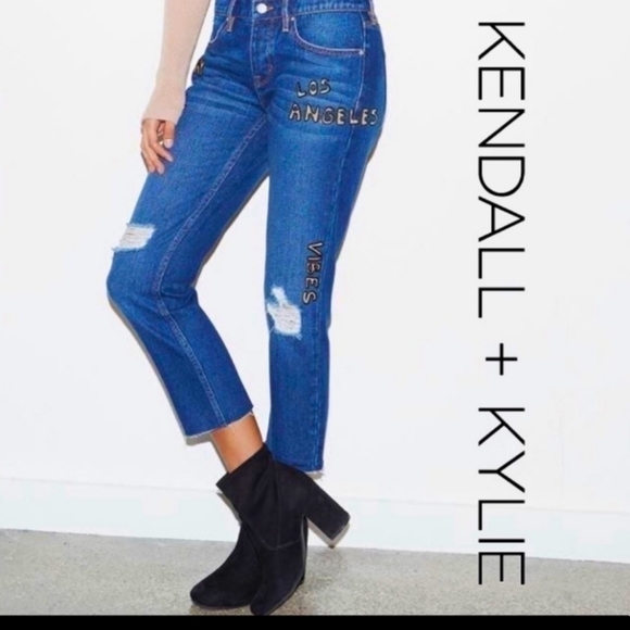 Kendall & Kylie Slay Babe Boyfriend Fit Dark Wash Distressed Jeans NWT - Picture 2 of 9